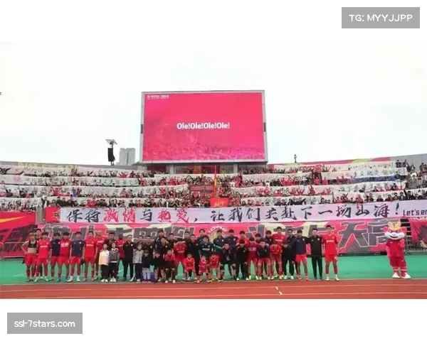 升班马重庆铜梁龙战术解析：五后卫体系铸就中超最强盾，高效反击直击命门